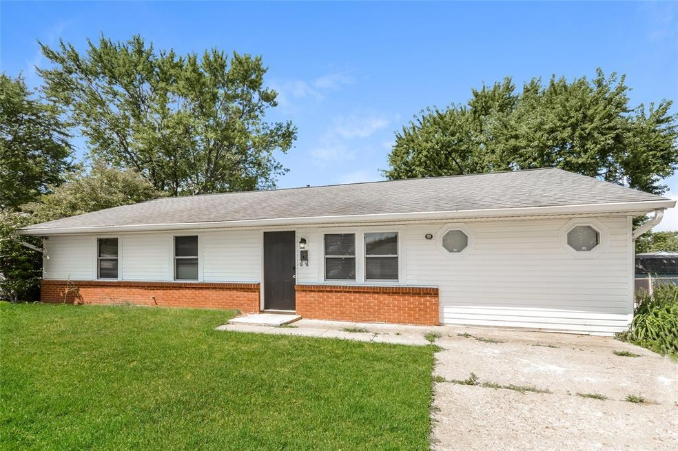 1120 Warwick Rd, Whiteland, IN 46184 - photo 1