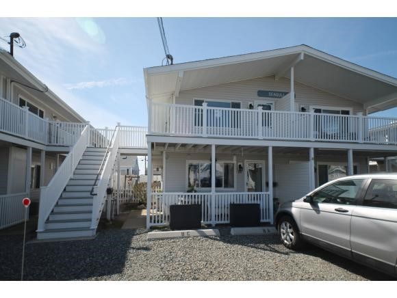 8 Whitten St unit C, Hampton, NH 03842 - photo 1