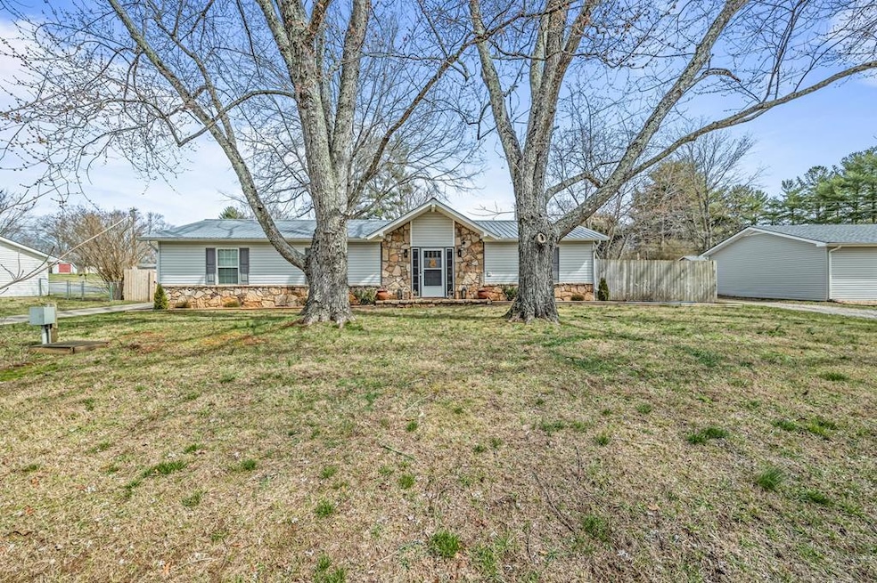 357 Old Qualls Rd, Cookeville, TN 38506 - photo 1