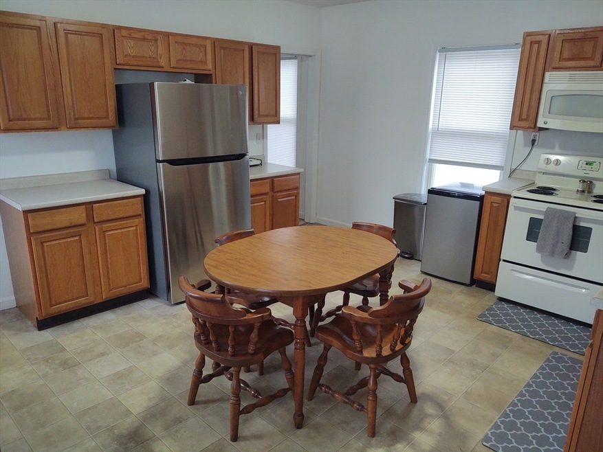 7 Pearl St unit 2, Hudson, MA 01749 - photo 1