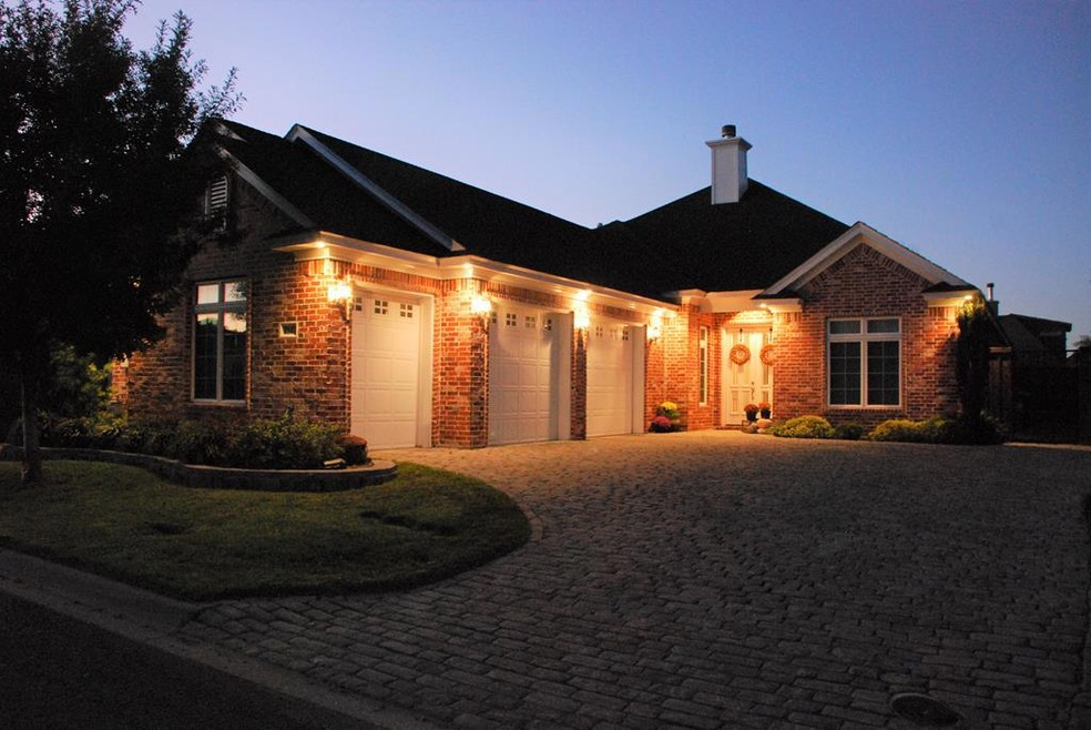 1942 Valleyview Dr, San Angelo, TX 76904 - photo 1