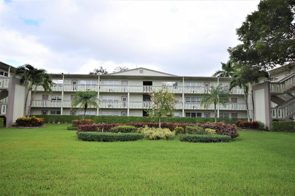 29 Dorset A, Boca Raton, FL 33434 - photo 1