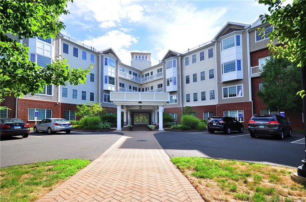 Somerset Condominiums unit 101, West Hartford, CT 06117 - photo 1