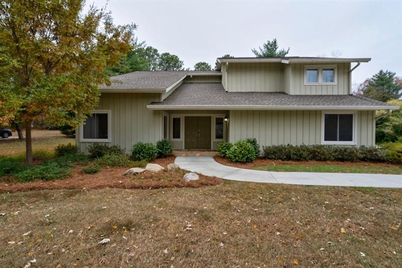 425 Saddle Creek Cir, Roswell, GA 30076 - photo 1