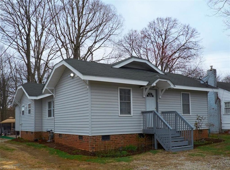 New vinyl siding and windows in 2006!