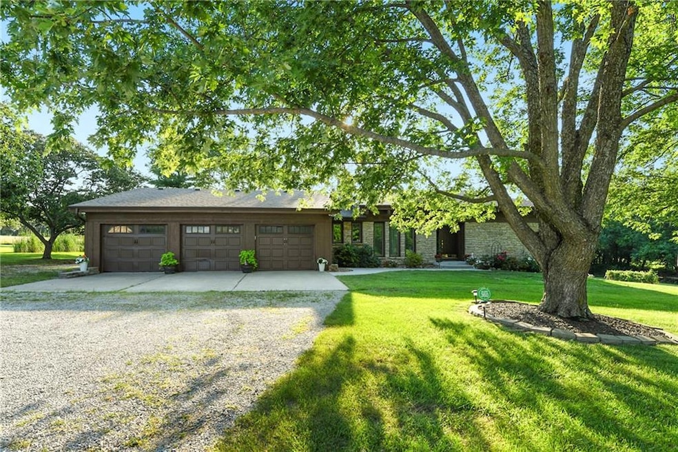 4090 SW Pryor Rd, Lees Summit, MO 64082 - photo 1