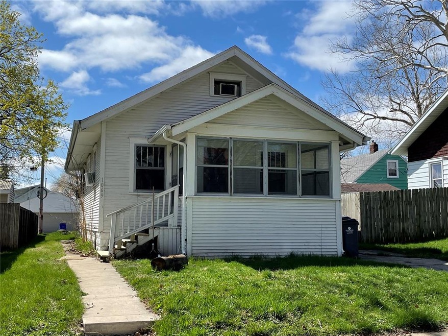 1069 H Ave NW, Cedar Rapids, IA 52405 - photo 1