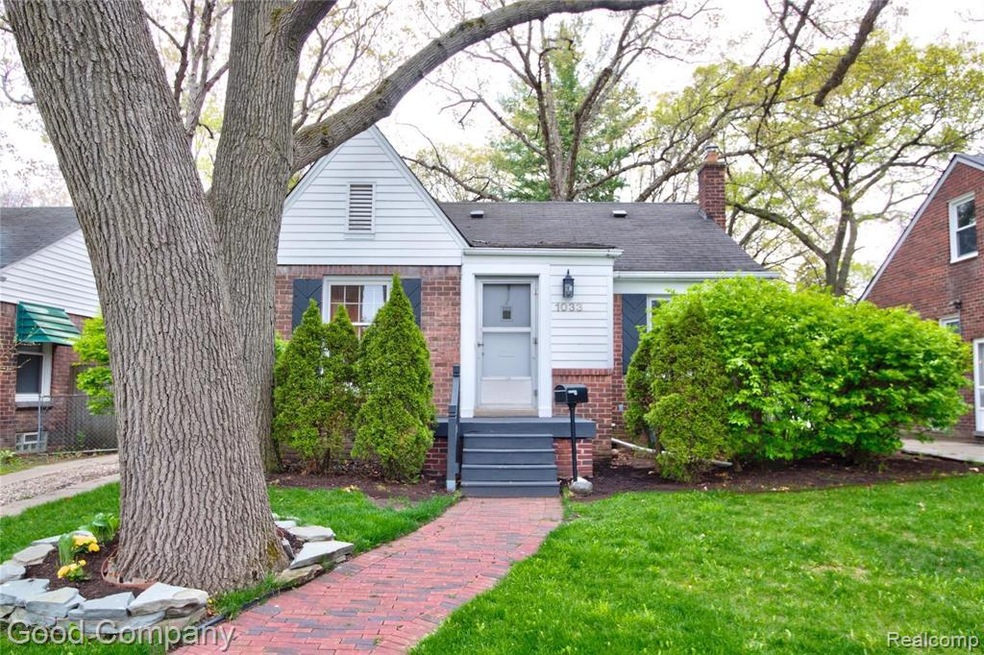 1033 Marshfield St. 1