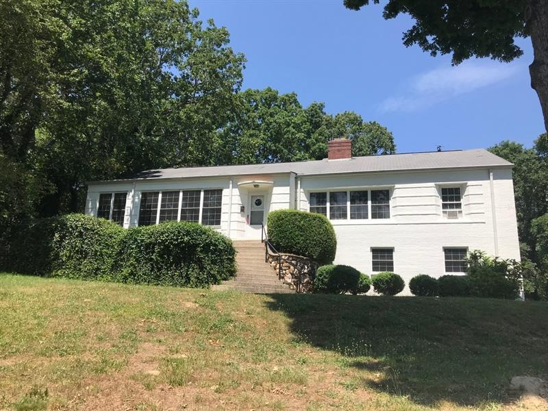 1185 Green Street Cir, Gainesville, GA 30501 - photo 1