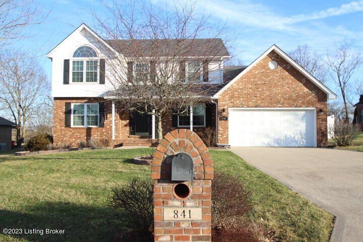 841 Isaac Shelby Cir E, Frankfort, KY 40601 - photo 1