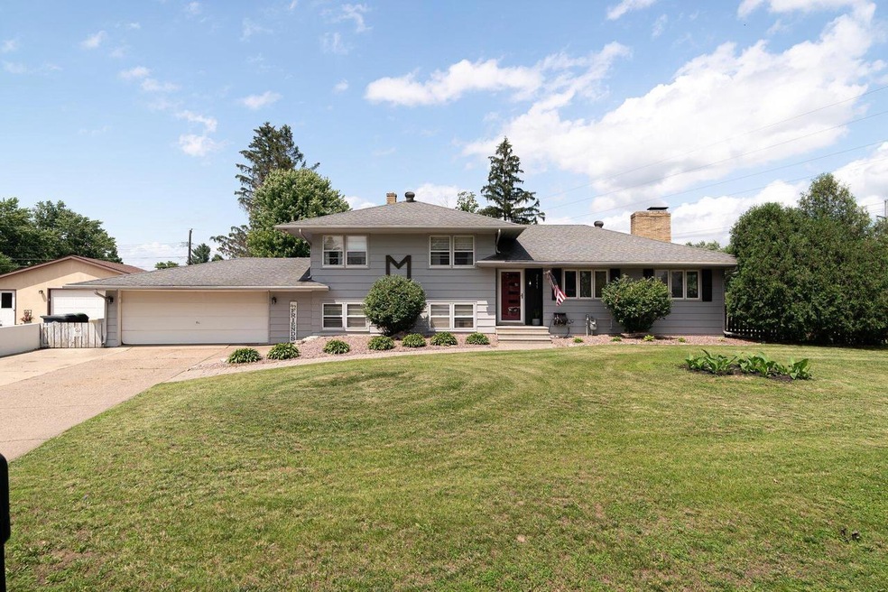 2945 Birch St La Crosse-08752