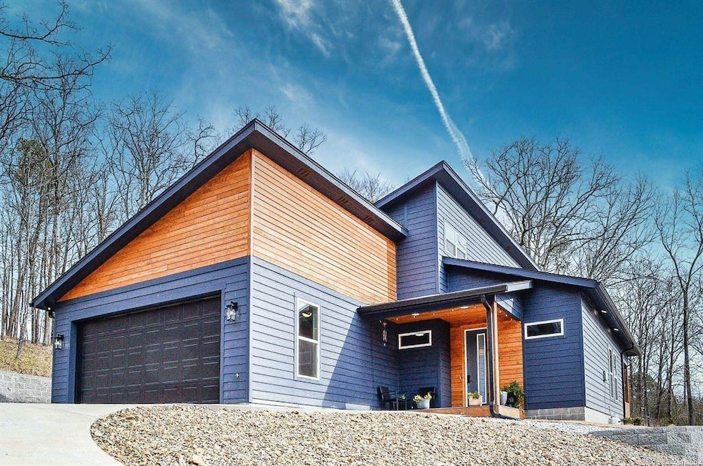 For Sale $399,900 • Co-Listing Agent