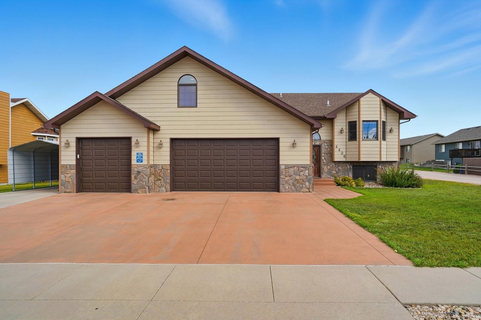 4426 Parkview Dr, Rapid City, SD 57701 - photo 1