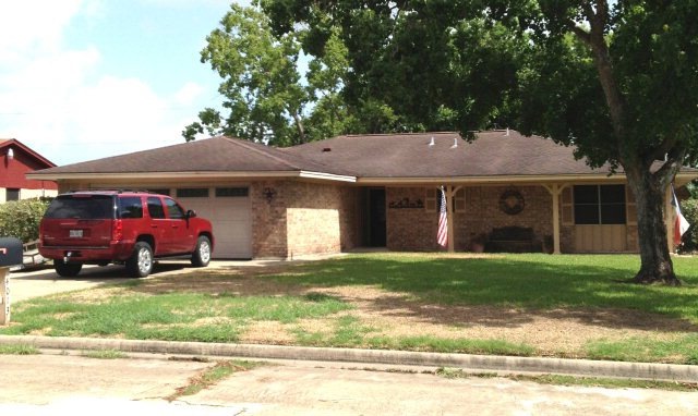 4013 Heatherglen St, Bay City, TX 77414 - photo 1