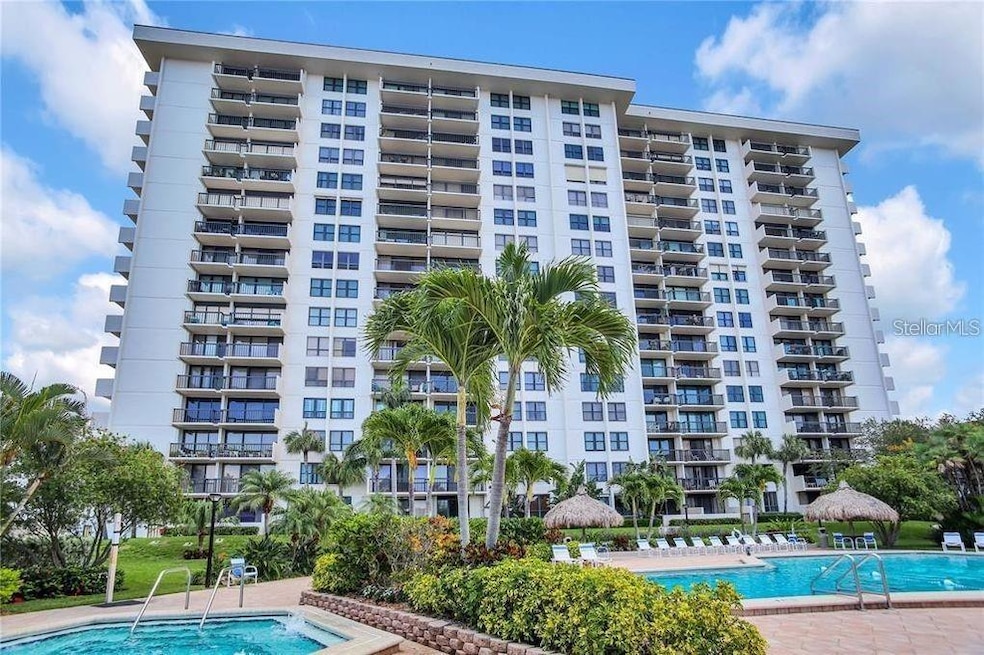 400 ISLAND WAY