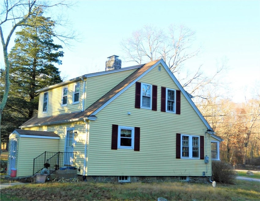 528 Stony Fort Rd, Saunderstown, RI 02874 - photo 1