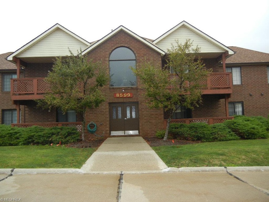 Welcome to 8599 Scenicview Dr in Country Lakes Bro