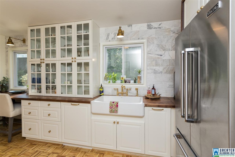 Matching Viking Appliances with Custom Cabinets