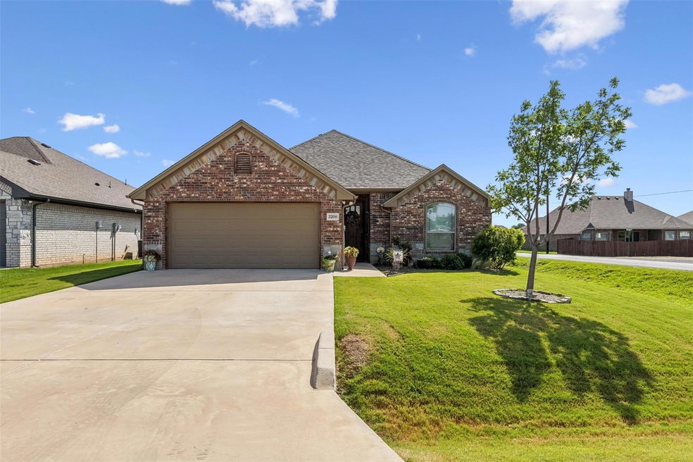3200 Mccoy Ln, Granbury, TX 76049 - photo 1