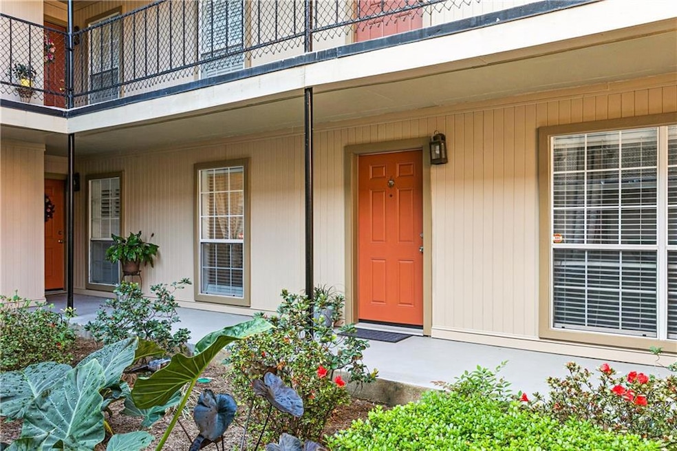 2511 Metairie Lawn Dr unit 118, Metairie, LA 70002 - photo 1