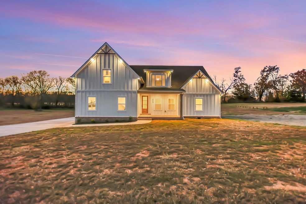 4954 Royal View Way, Clarksville, TN 37040 - photo 1