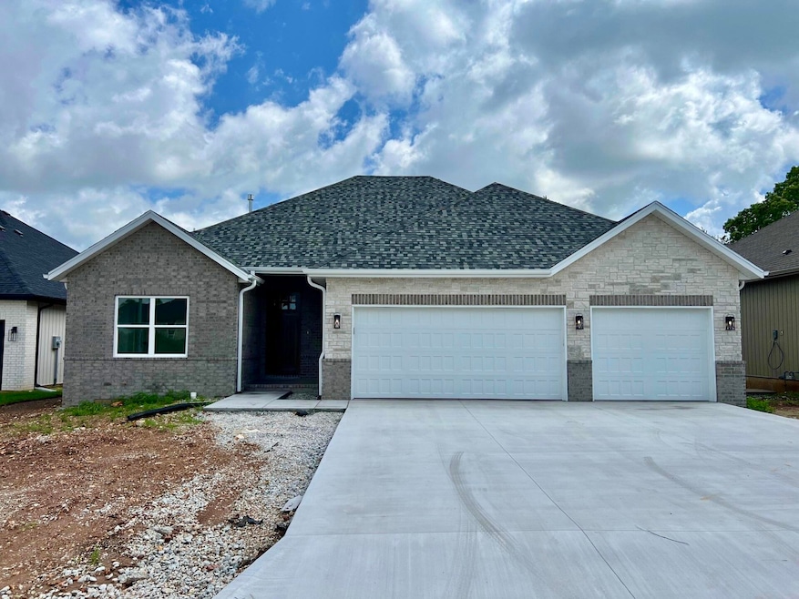 661 Arbor Glenn