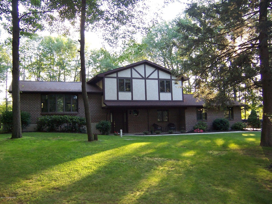 304 Main St, Jim Thorpe, PA 18229 - photo 1