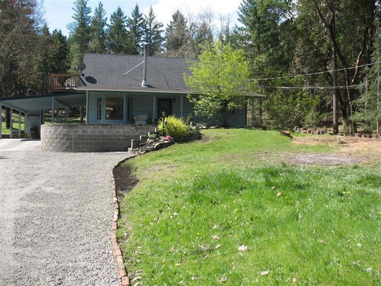 377 Johnson Dr, Grants Pass, OR 97527 - photo 1