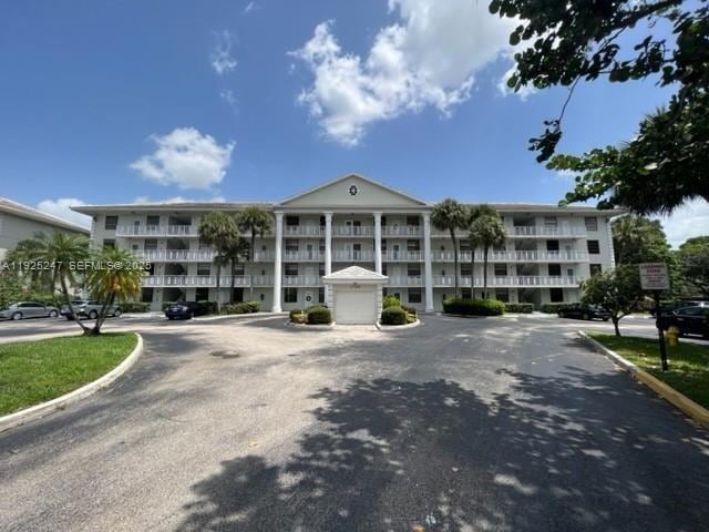 1703 Whitehall Dr unit 301, Davie, FL 33324 - photo 1