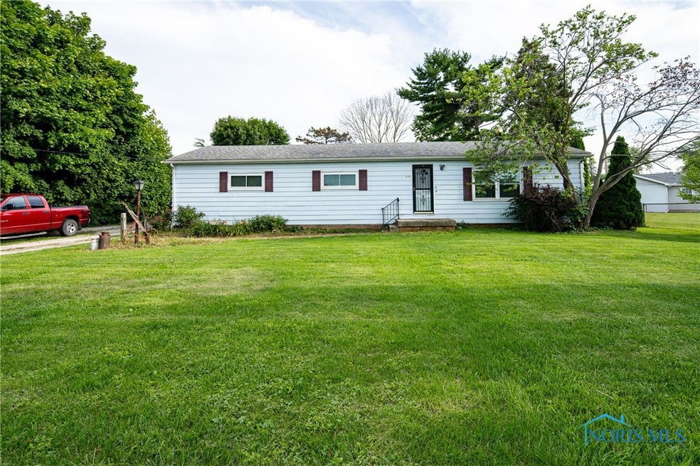 23270 W Edgefield Rd, Genoa, OH 43430 - photo 1