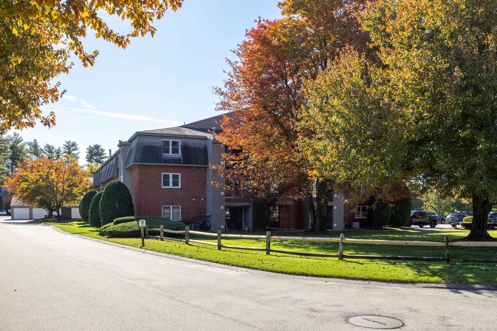 5 Blackstone Dr unit 4, Nashua, NH 03063 - photo 1