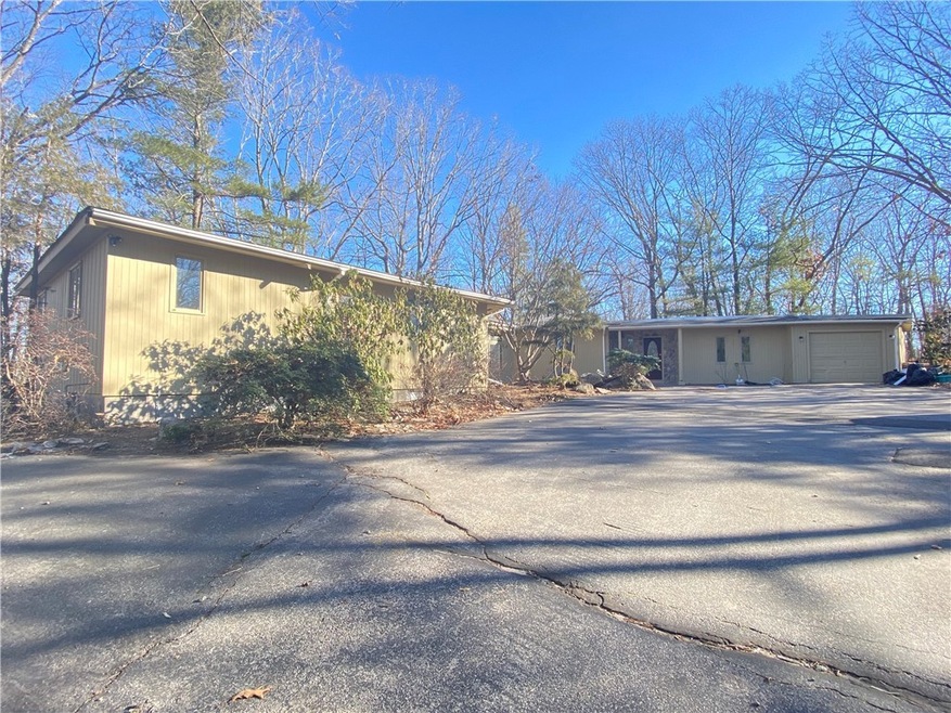 9 Apple Tree Ln, Johnston, RI 02919 - photo 1