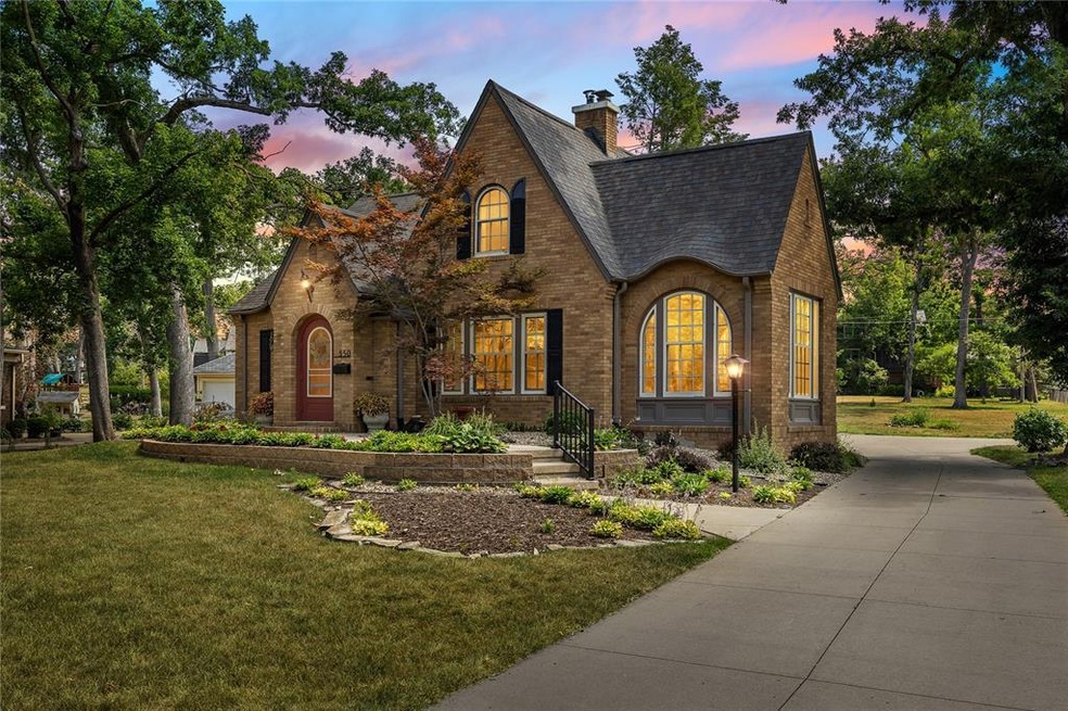 550 Vernon Dr SE, Cedar Rapids, IA 52403 - photo 1