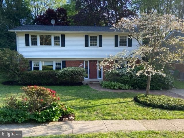 11408 Soward Dr, Kensington, MD 20895 - photo 1