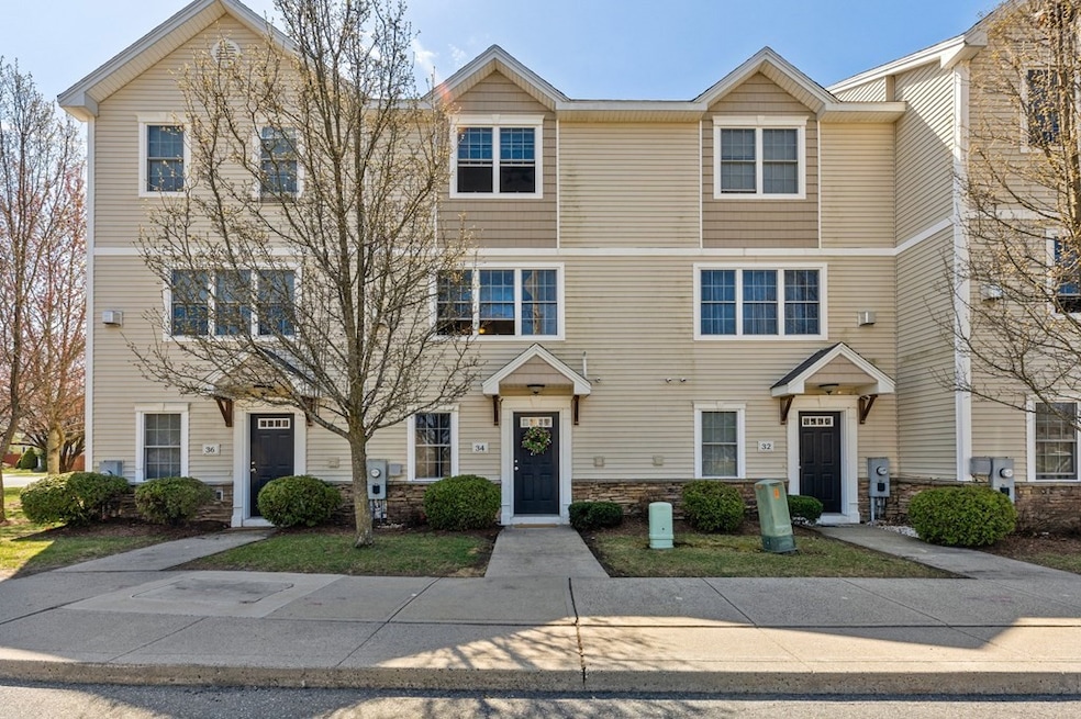34 Regency Ct unit 34, Chicopee, MA 01020 - photo 1