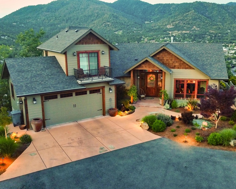 1183 NW Starlite Place, Grants Pass, OR 97526 - photo 1