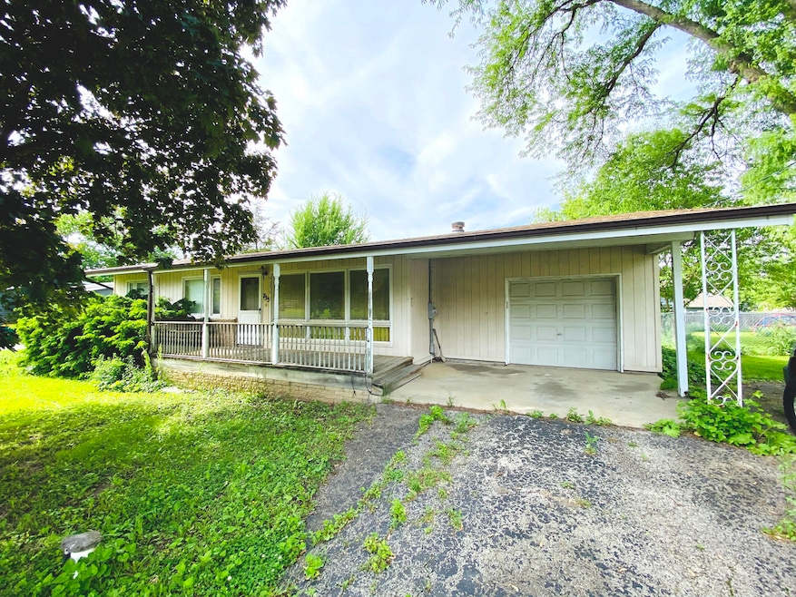 733 Pine St, Batavia, IL 60510 - photo 1