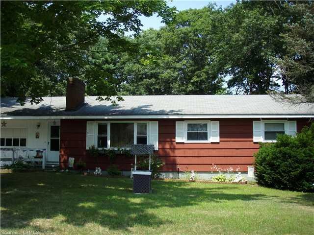 46 Seagrave St, Danielson, CT 06239 - photo 1