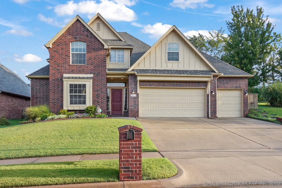Beautiful 4018 W Twin Oaks Place