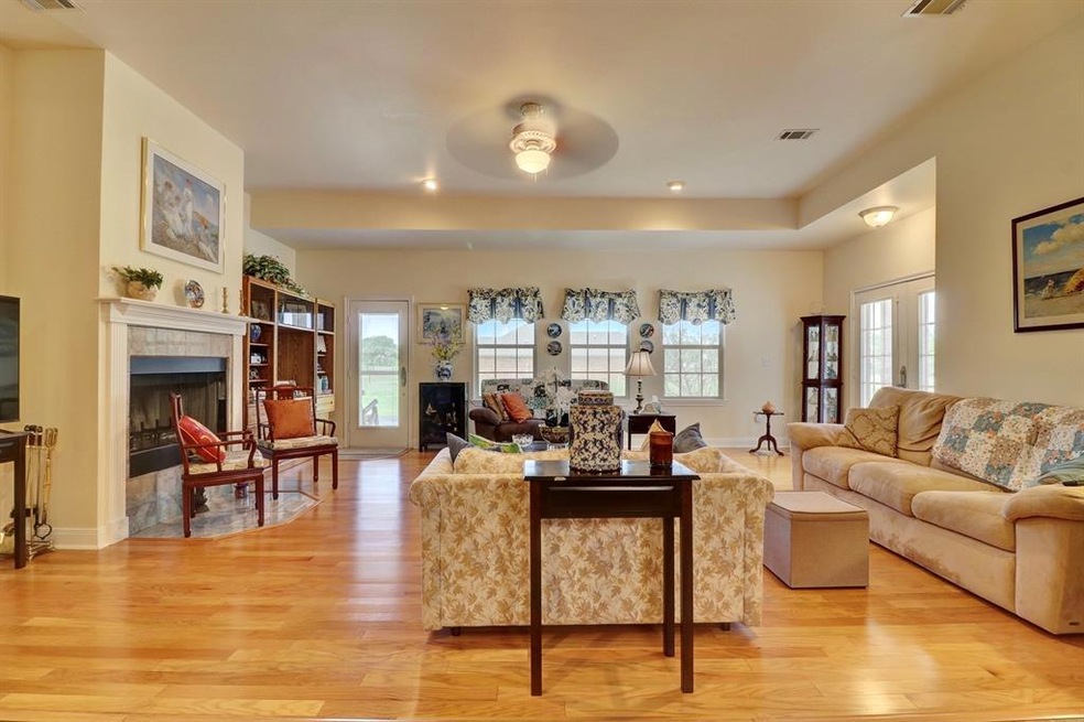 17012 Trailwood Dr, Whitney, TX 76692 - photo 1