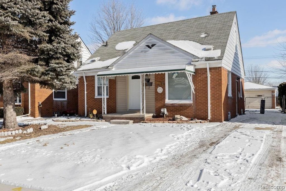 27218 Leroy St, Roseville, MI 48066 - photo 1