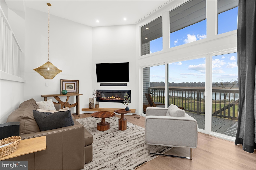 For Sale $599,999 • Co-Listing Agent