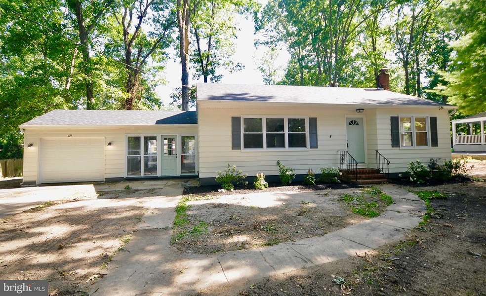 124 W Park Dr, Bridgeton, NJ 08302 - photo 1