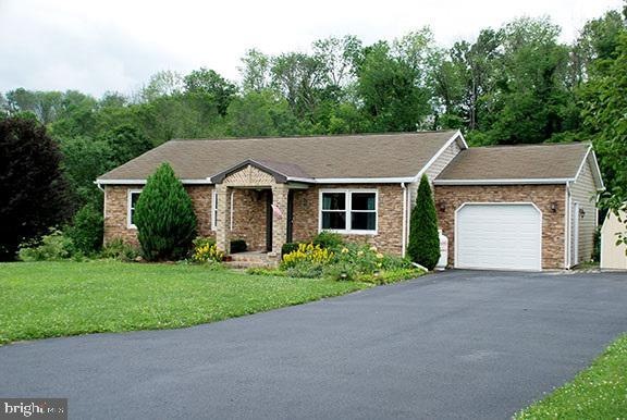 696 Pine Grove Rd, New Bloomfield, PA 17068 - photo 1