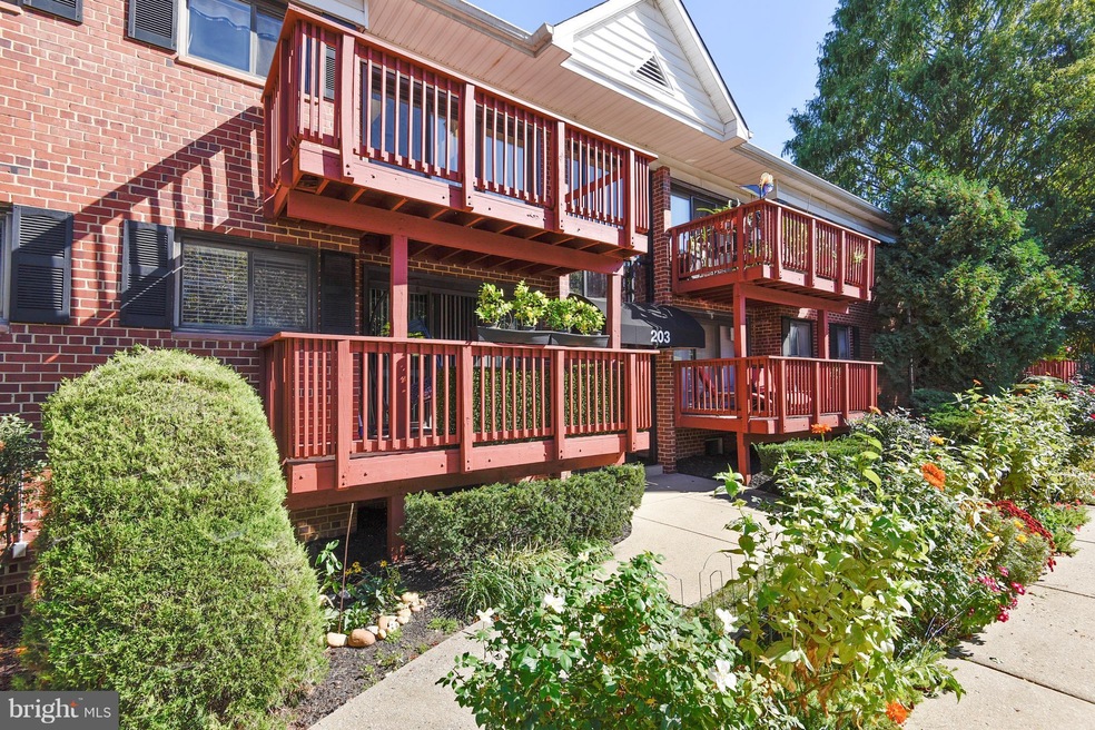 203 Skyhill Rd unit 7, Alexandria, VA 22314 - photo 1