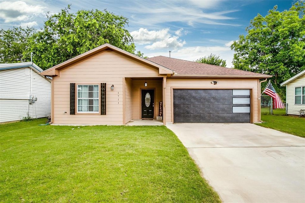 1711 Raylene Dr, Cleburne, TX 76033 - photo 1