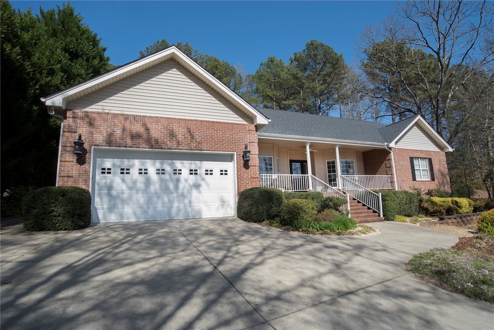 4 Bedroom, 2.5 Bath on Private Lot