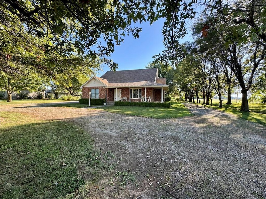 787 SW 20th St, Columbus, KS 66725 - photo 1