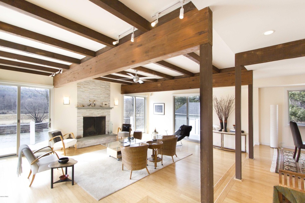 538 Hudson St, Hawley, PA 18428 - photo 1