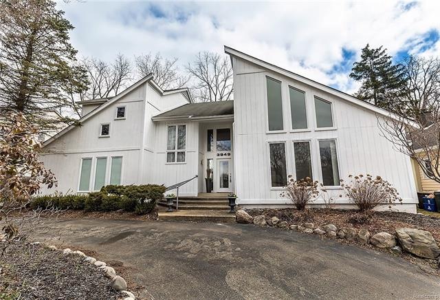 3949 Clubview Ave, West Bloomfield, MI 48324 - photo 1